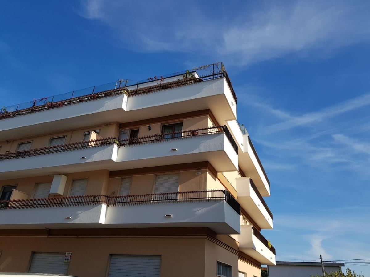 Quality Apartment Parisina Пескара Екстер'єр фото
